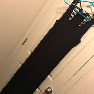 HOLD @thestyletrader Black dress